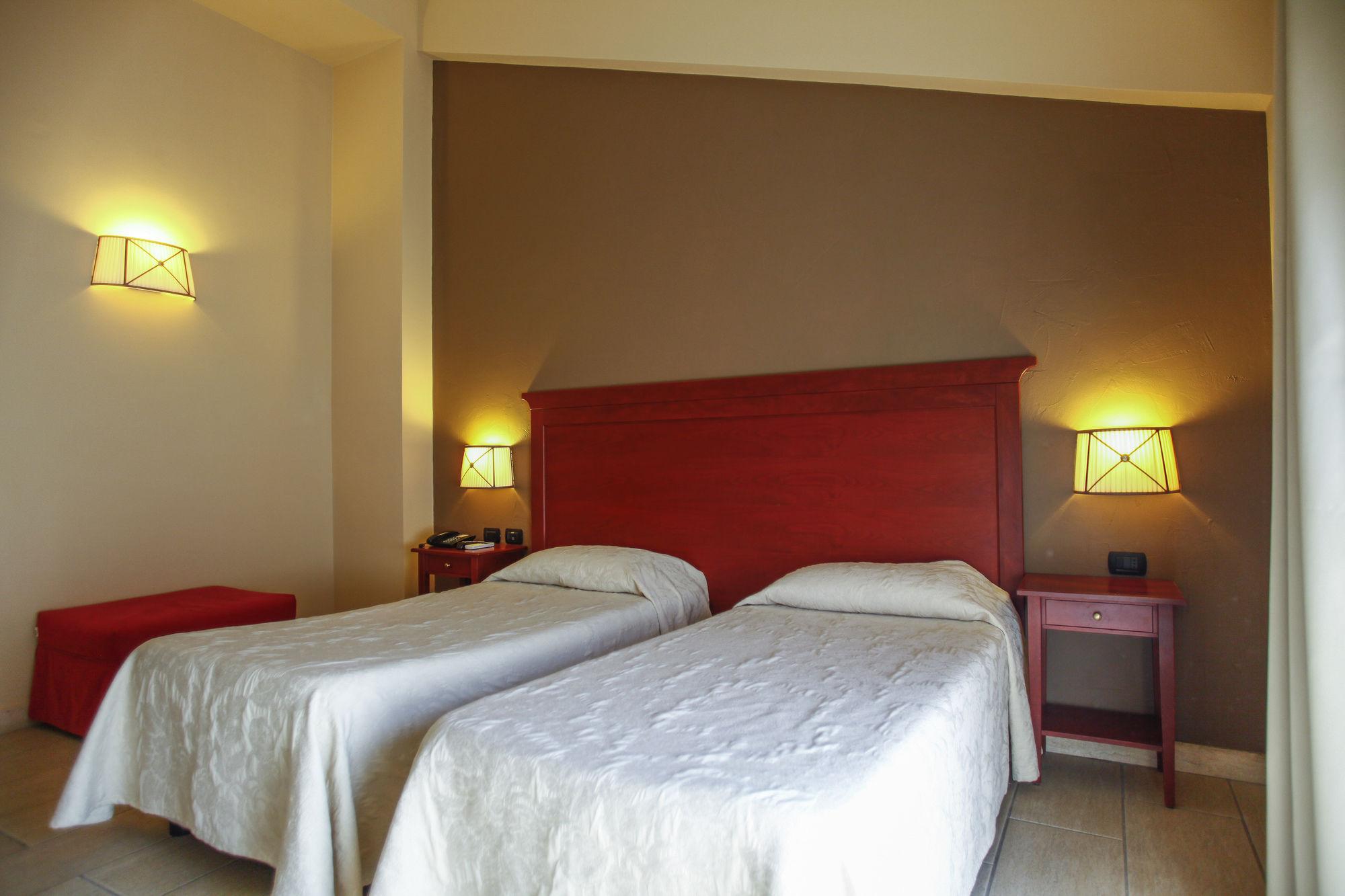 Il Parco Degli Ulivi Hotel Villafranca Tirrena Exterior foto