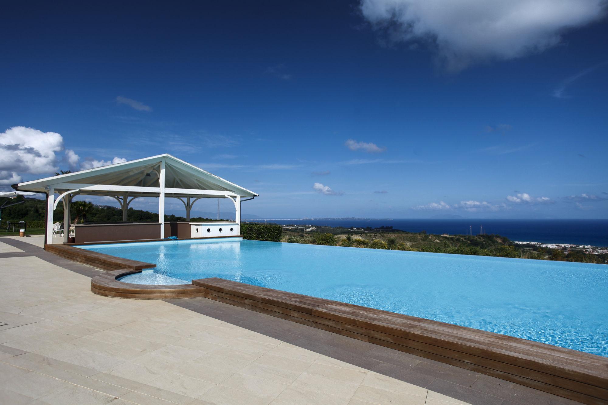 Il Parco Degli Ulivi Hotel Villafranca Tirrena Exterior foto