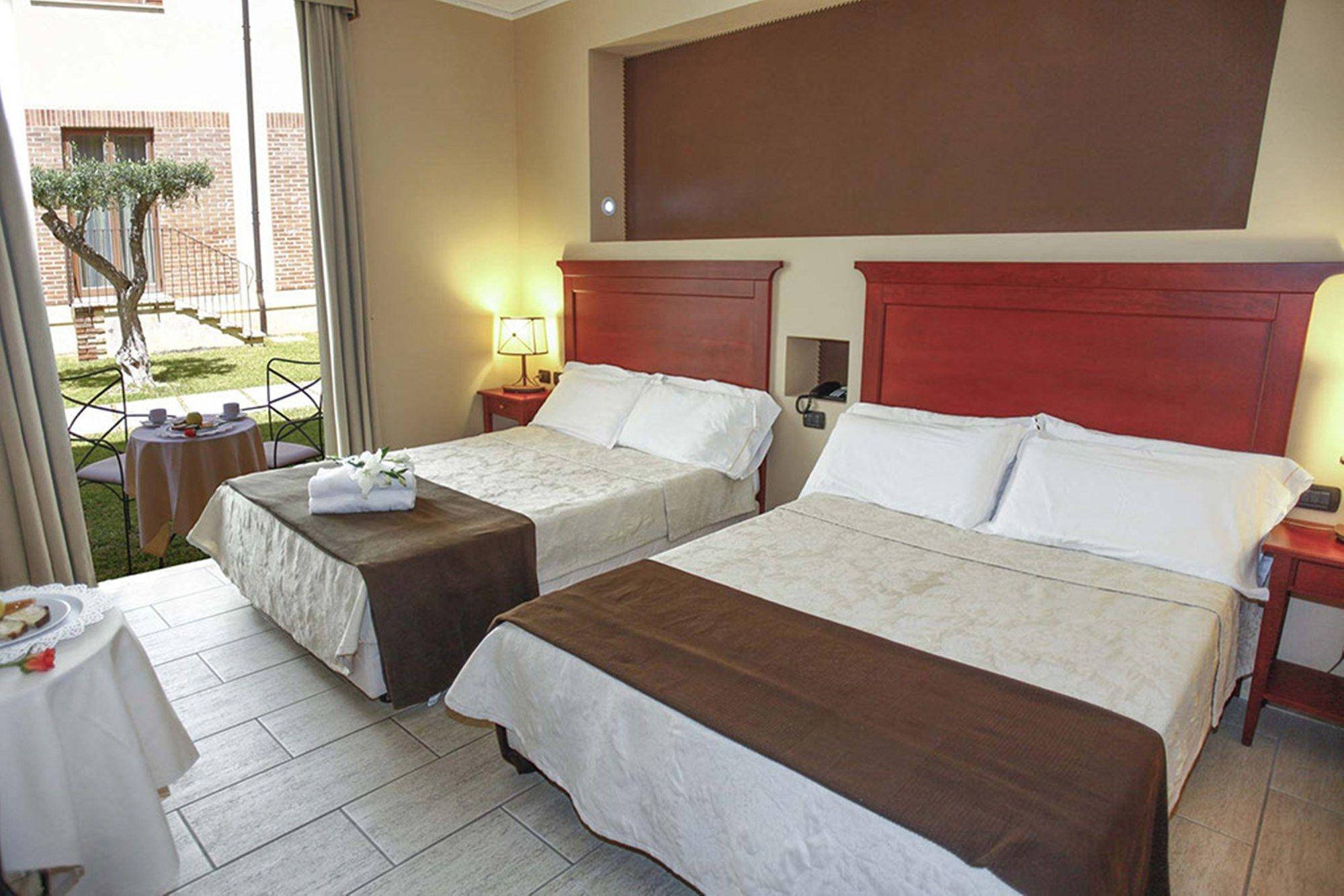 Il Parco Degli Ulivi Hotel Villafranca Tirrena Exterior foto