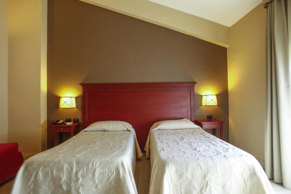 Il Parco Degli Ulivi Hotel Villafranca Tirrena Exterior foto