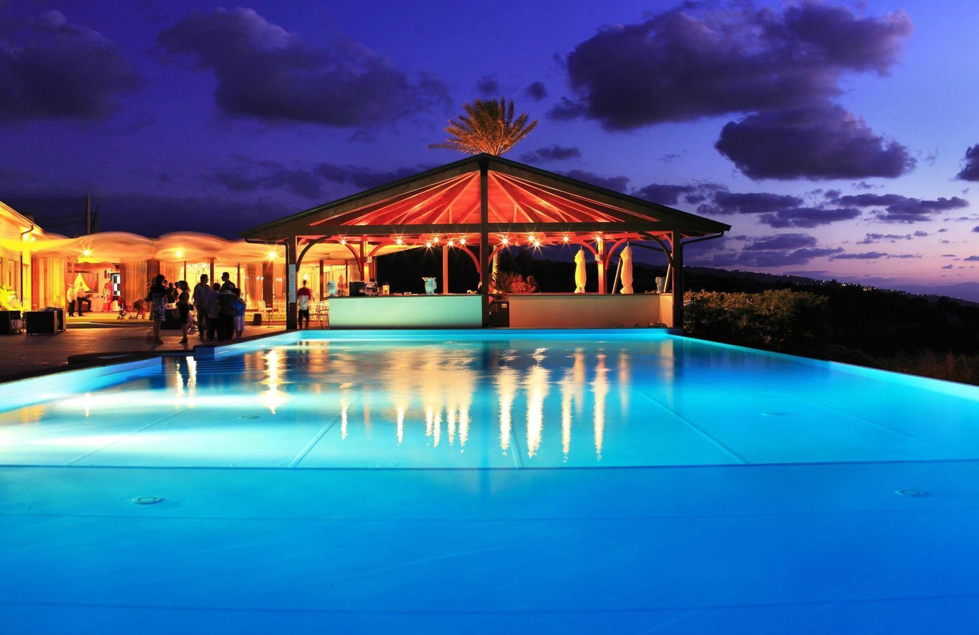 Il Parco Degli Ulivi Hotel Villafranca Tirrena Exterior foto